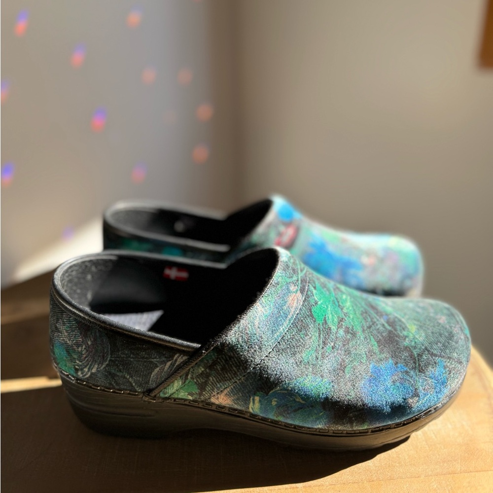 🍭 SANITA Velvet Floral Clogs Shoes - Women’s Size 8 / 39 🍭 - Picture 3 of 8
